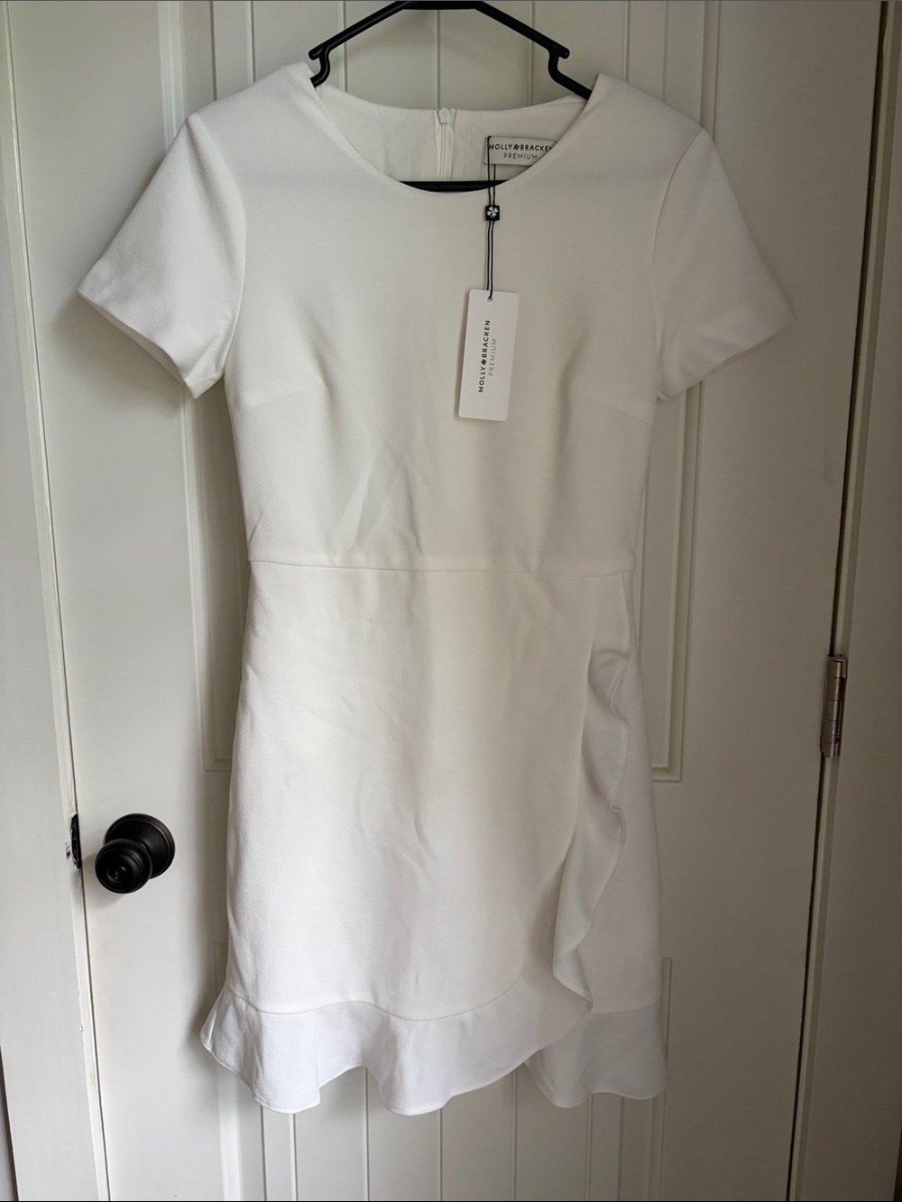 Molly Bracken White Short Sleeve Ruffle-Hem Dress